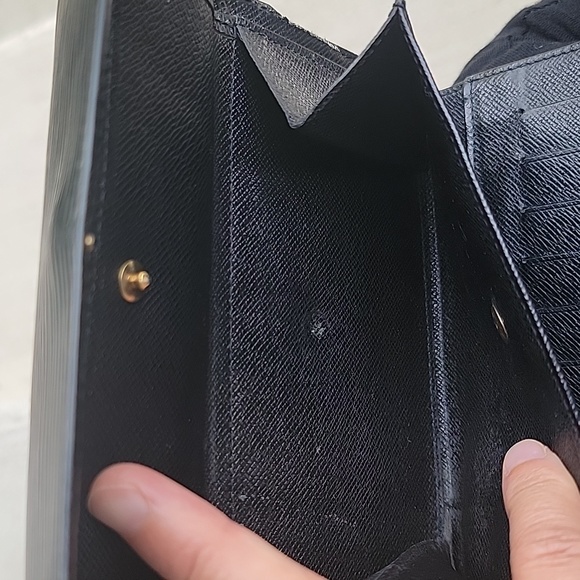 Authentic Louis Vuitton Porte Tresor Epi Trifold Wallet - Picture 11 of 14